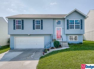 8729 Quest St, Omaha, NE 68122