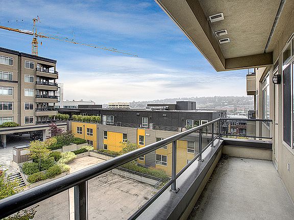 4th image of 900 Aurora Ave N APT 408