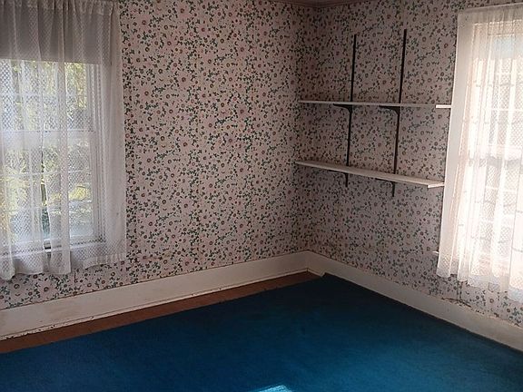 3rd image of 418 Jump St