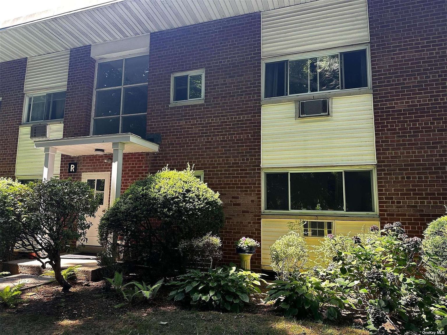 125 Hempstead Garden Drive UNIT R1D, W Hempstead, NY 11552 MLS