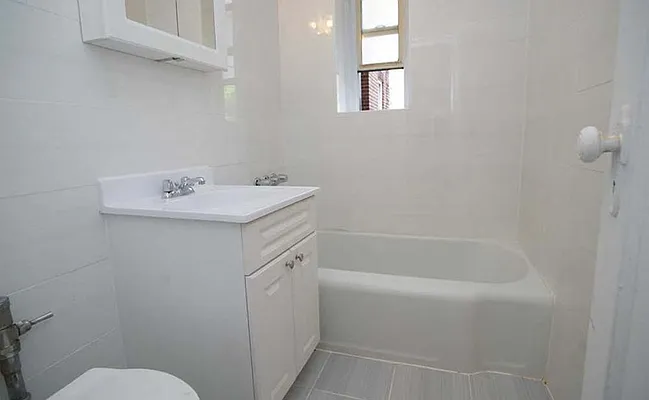 Rented by Norman Raindel, LREB | media 21