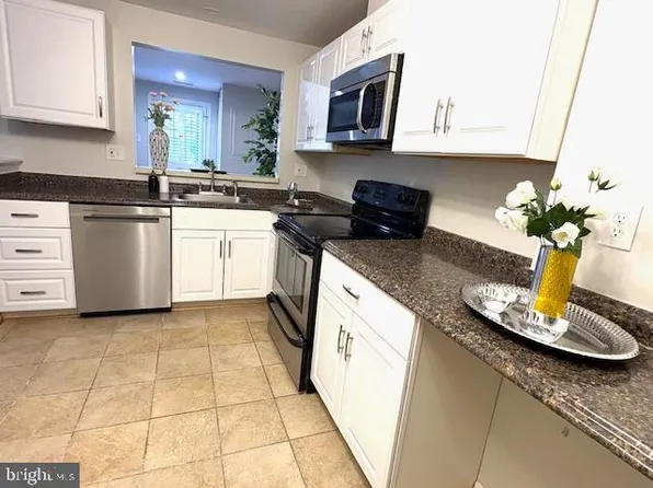 526 Palmtree Dr, Gaithersburg, MD 20878