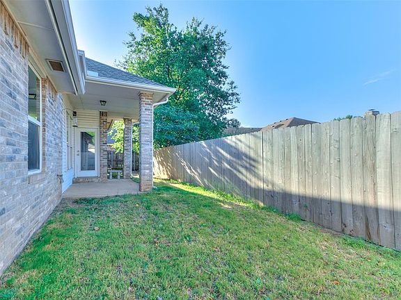 5th image of 7308 NW 131st St