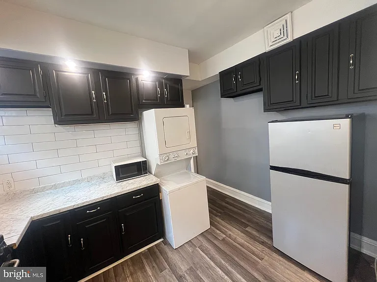 5021 Race St #2 — Photo 7