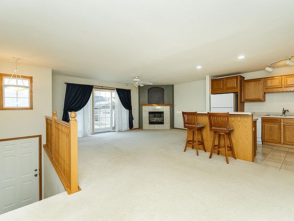 5th image of 679 Shardlow Pl NE