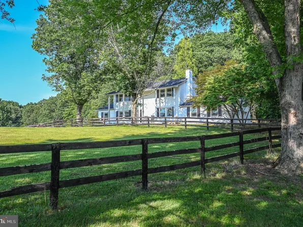 13149 Ada Ln, Nokesville, VA 20181