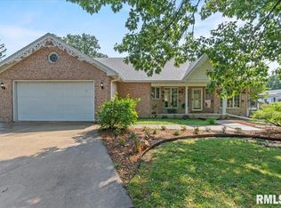 3 Sunnyside Dr, Springfield, IL 62702