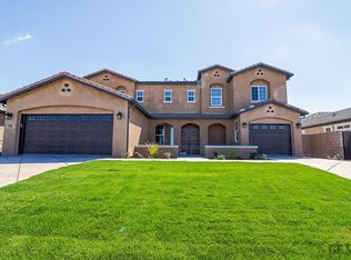 10717 Topiary Dr, Bakersfield, CA