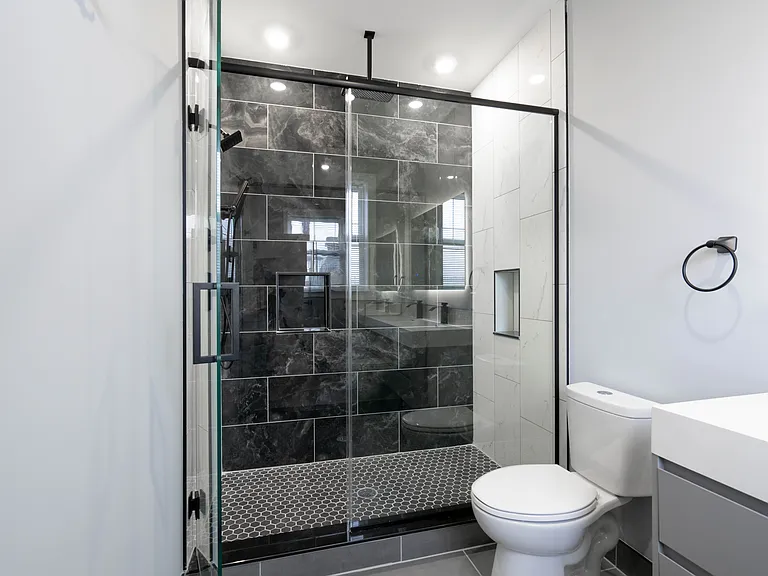 Primary En-suite bathroom