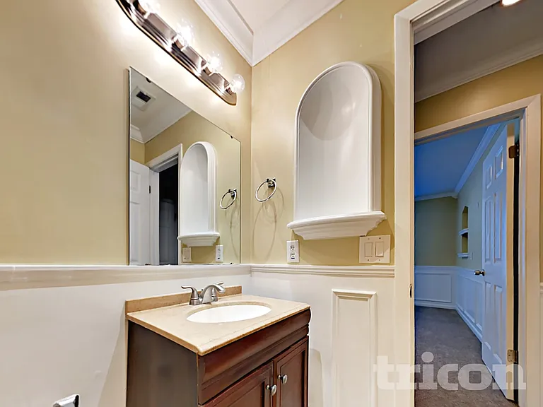 4324 Queensway Dr — Photo 18