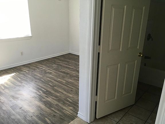 4th image of 228 Ila Dr