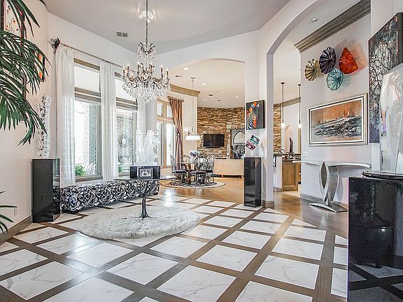 5th image of 1209 W Camellia Way