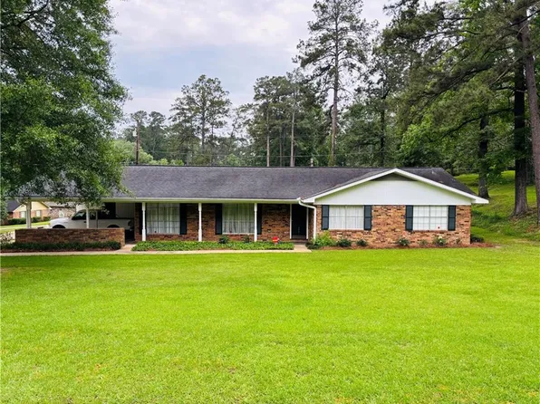 203 Iris Park Dr, Pineville, LA 71360