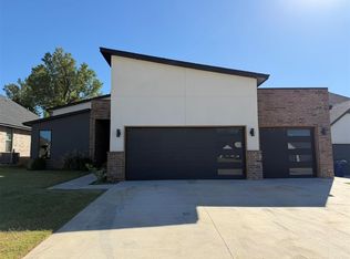 820 Barajas Ter, Mustang, OK 73064