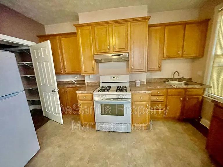 2302 Baltic Way — Photo 6