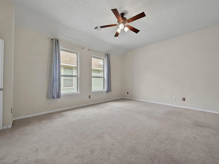 3323 Masters Point Dr — Photo 21