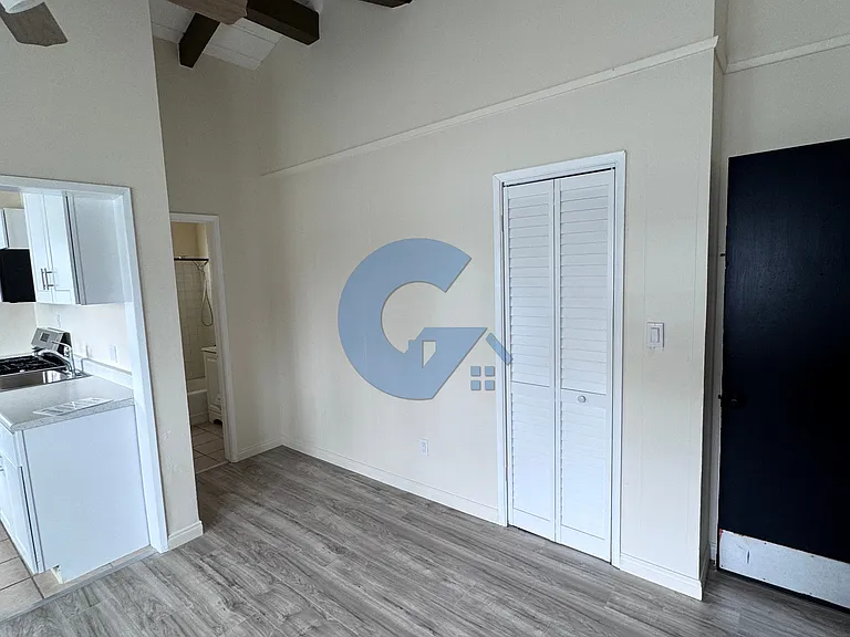 4449 Ocean Blvd #8 — Photo 2