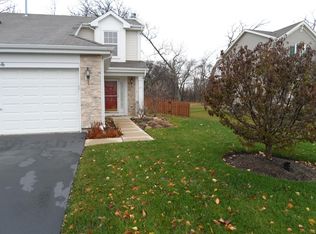 1266 Promontory Dr, Hampshire, IL 60140