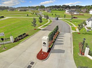 5 Oakland Crossing Blvd, Prairieville, LA 70769