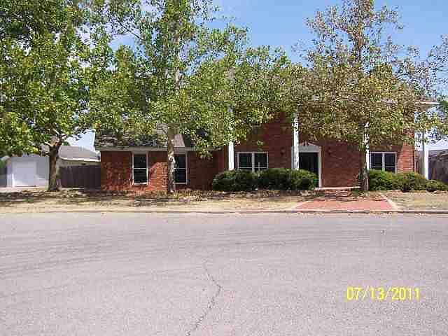 1st image of 714 N Stadium Dr