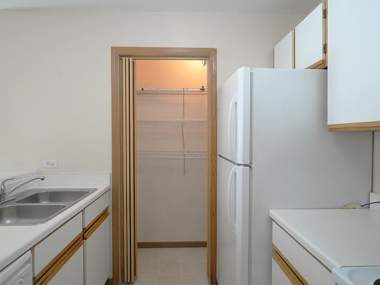 1548 W Sand Bar Ct #1G — Photo 9