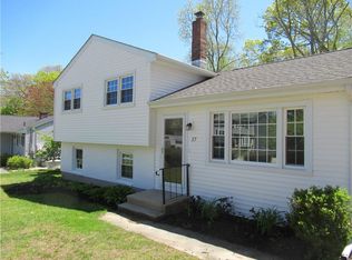 17 Holmes St, Westerly, RI 02891