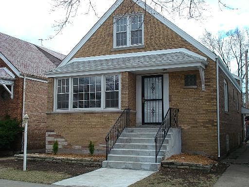 1st image of 8409 S Kingston Ave