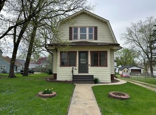 815 11th St, De Witt, IA 52742