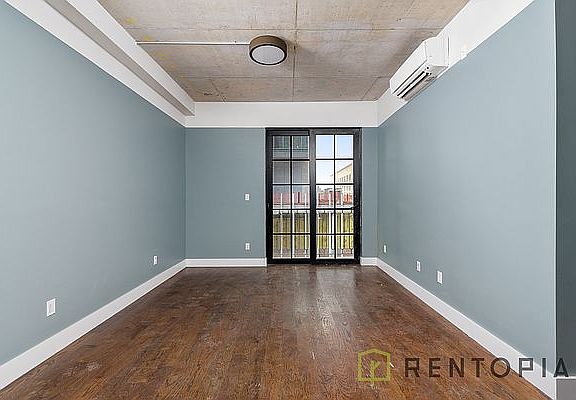 4th image of 187 Kent Ave #406