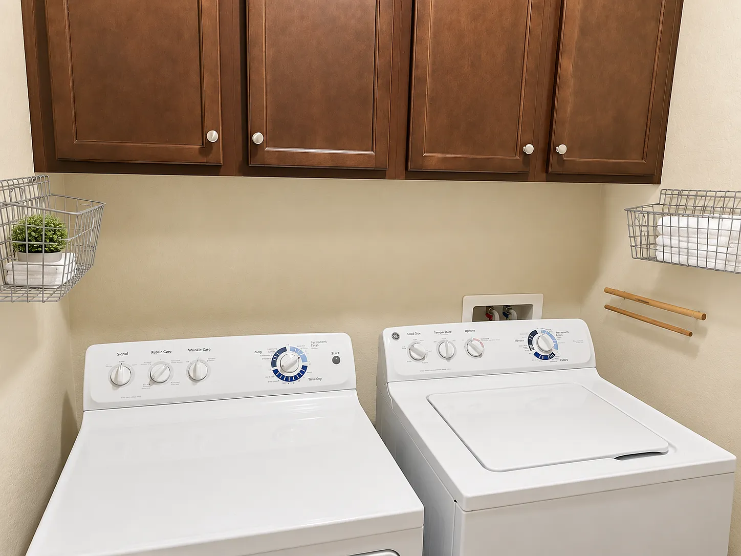4 bed, 2456 sqft, $2,800 — Photo 3