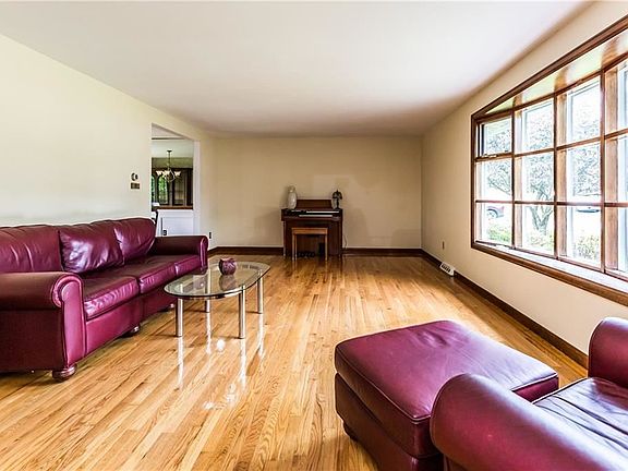 4th image of 6332 Danbury Dr