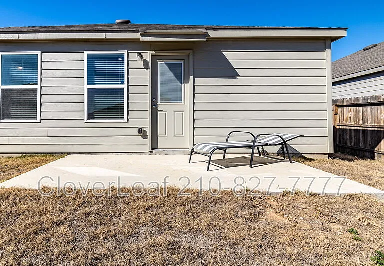 227 Stevens Smt — Photo 32