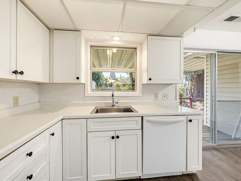 1007 Murray Ave — Photo 14