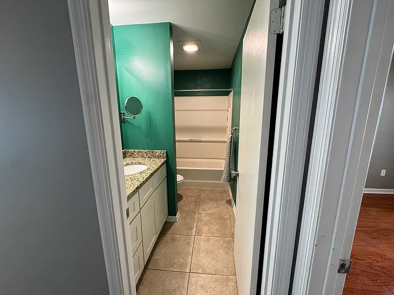 7327 Albert St — Photo 17