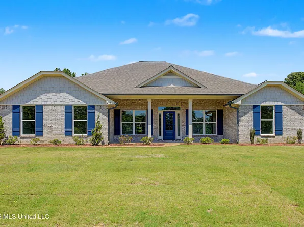 214 Farley Rd, Byhalia, MS 38611