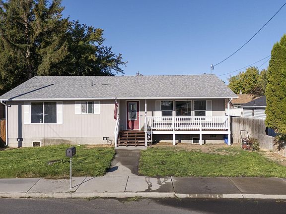 2nd image of 745 NW Claypool St