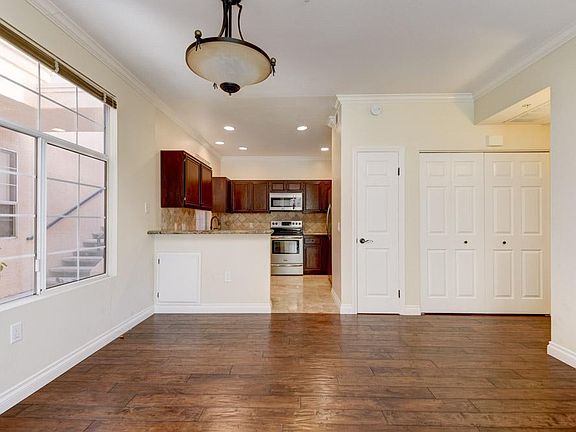 3rd image of 18557 Caminito Pasadero Unit 394