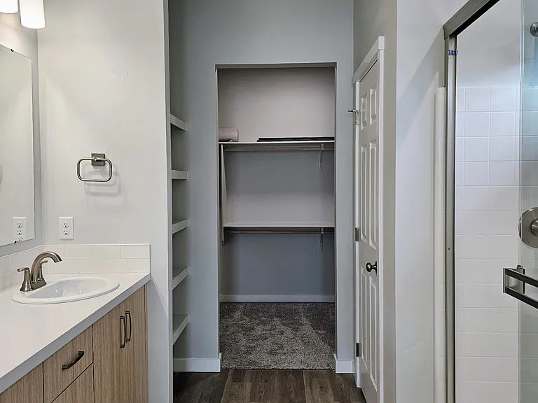515 Hamlow Ave — Photo 10