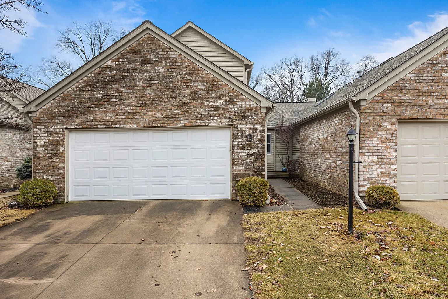 1713 Harbor Point Dr APT B photo 1