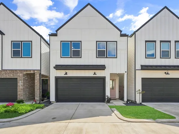2032 W Tidwell Rd, Houston, TX 77091
