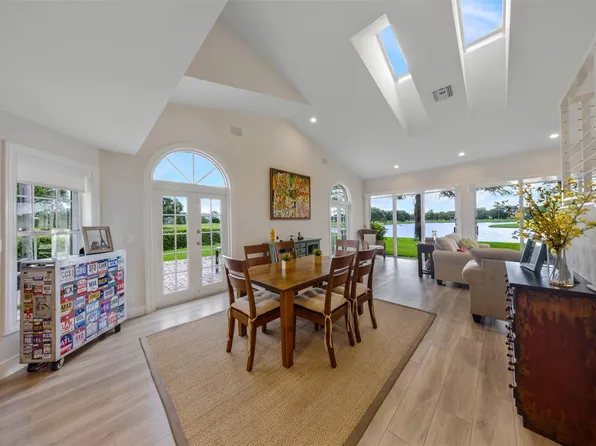 4113 Carriage Drive #Q1, Pompano Beach, FL 33069