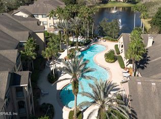 7800 Point Meadows Dr APT 916, Jacksonville, FL 32256