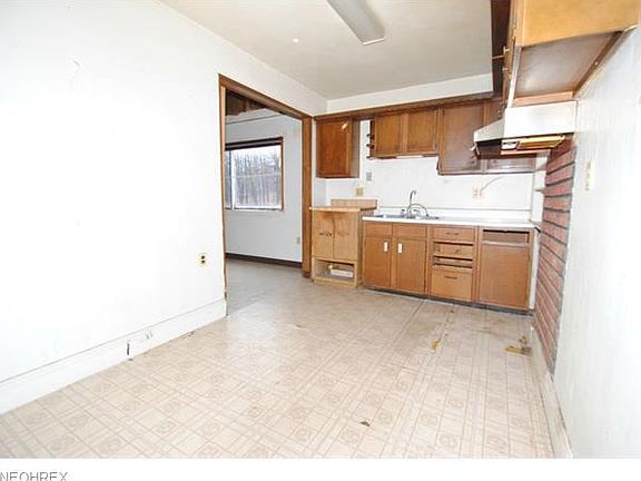 4th image of 26876 1st St