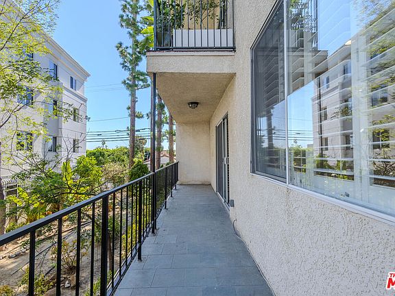 5th image of 2385 Roscomare Rd Unit D15