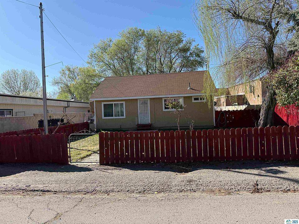1st image of 120 Fair Dr