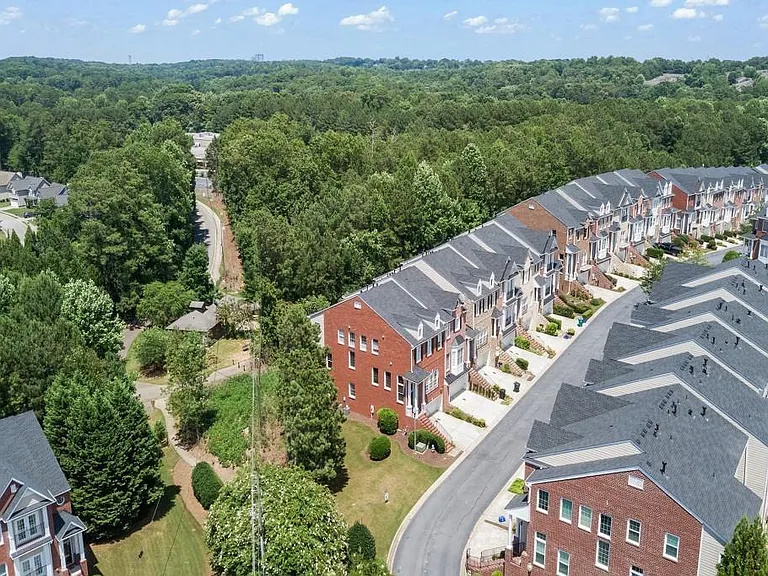 211 Creekway Xing SE — Photo 39