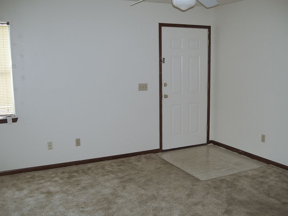 2nd image of 1000 Transmitter Rd APT C4
