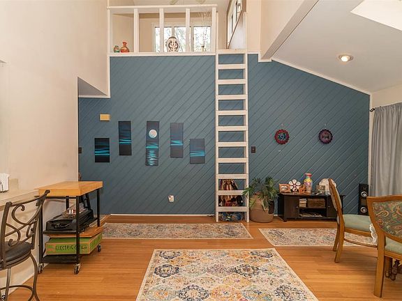 5th image of 203 Tremont Ave