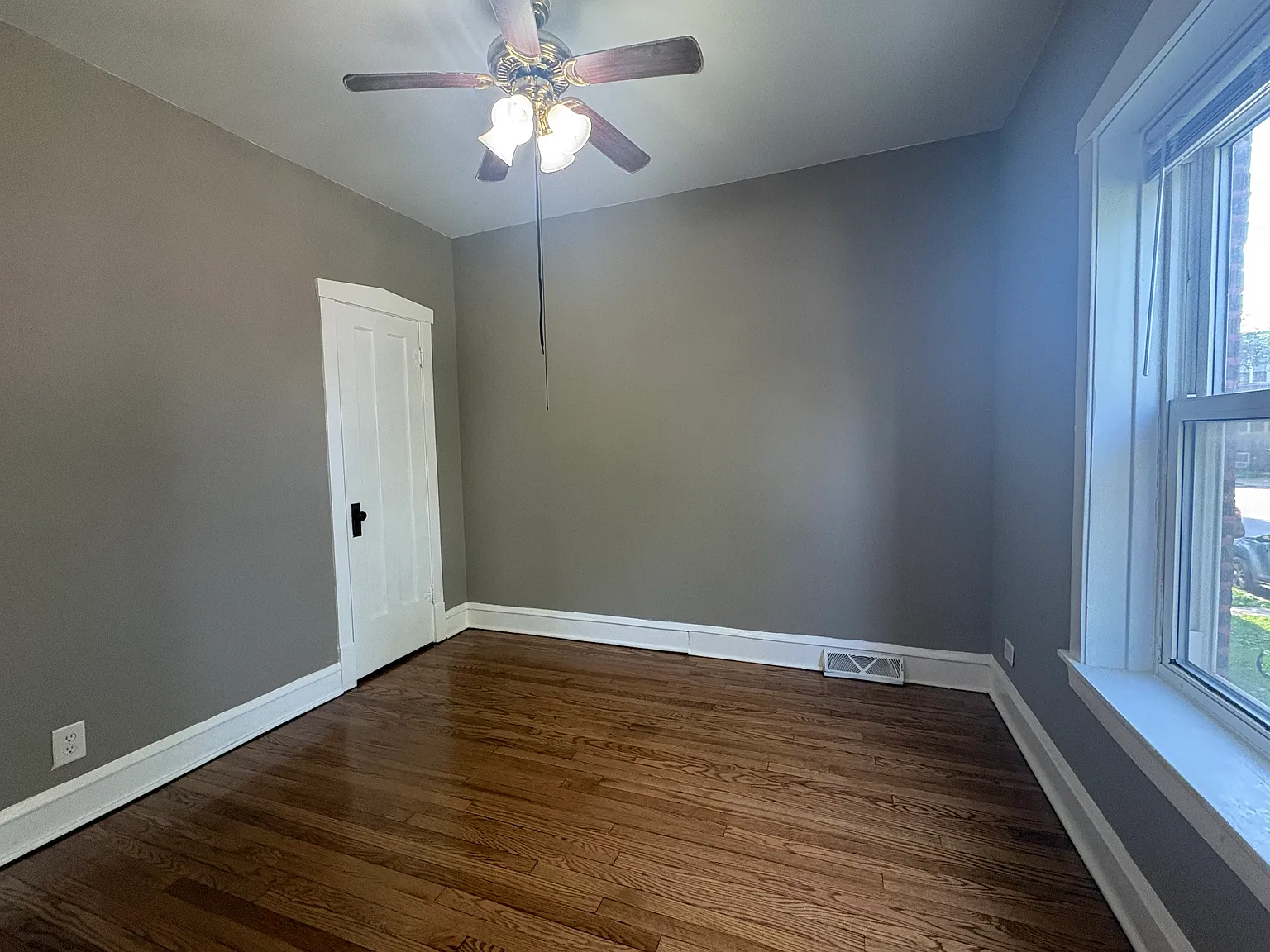 2 bed, 750 sqft, $1,600 — Photo 1