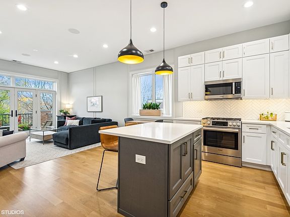 2nd image of 1717 N Humboldt Blvd #3N